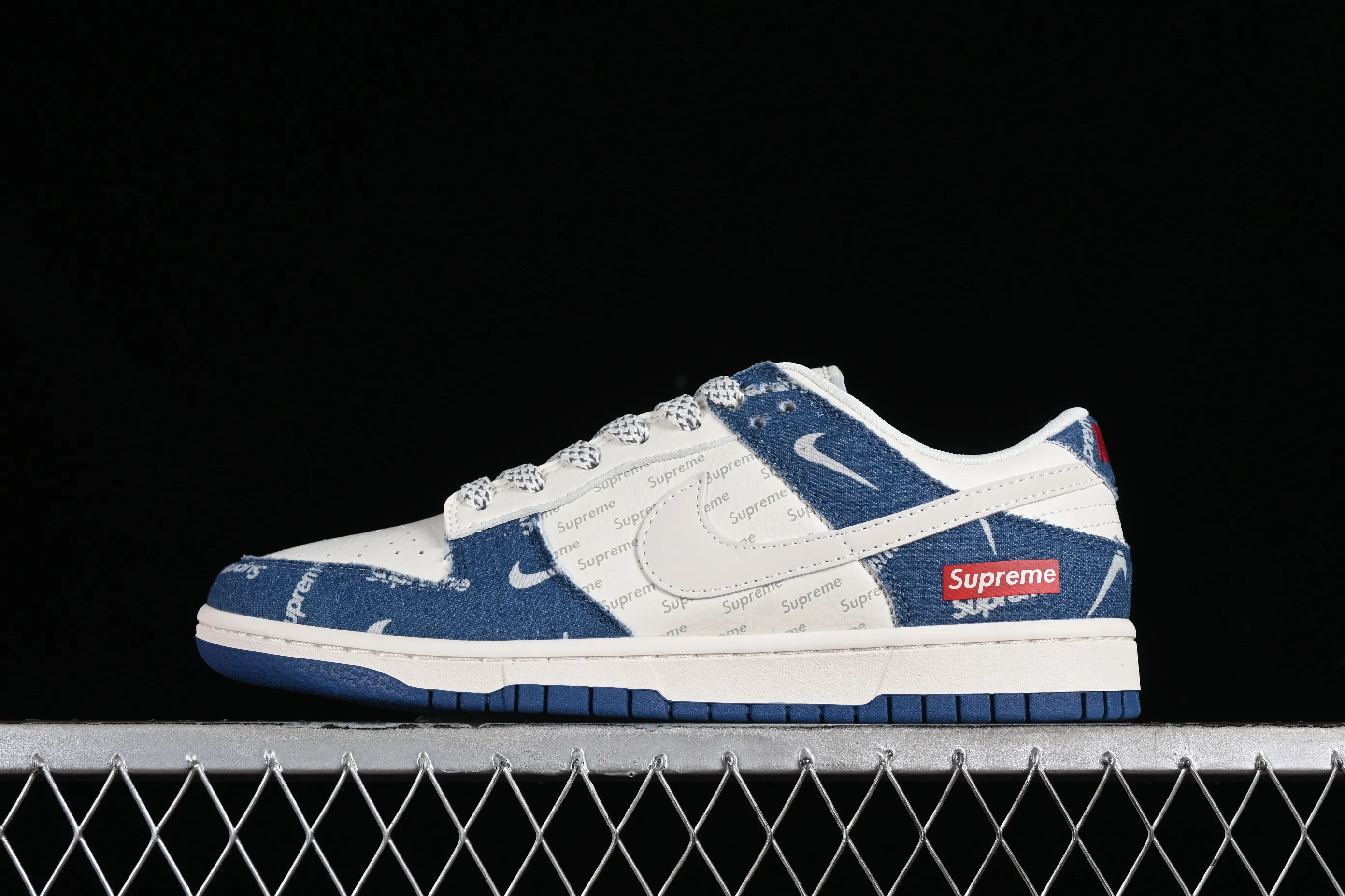 All categories Nk SB Dunk series Nk SB Dunk Low Low-top sneakers Nk Dunk Low Supreme-Barrage blue jeans Anniversary high-end customization Low-top casual sneakers FC1688-194